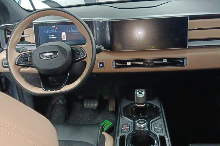 Used Geely Auto icon 2023 1.5TD Chocolate Smoothie Edition Center Console