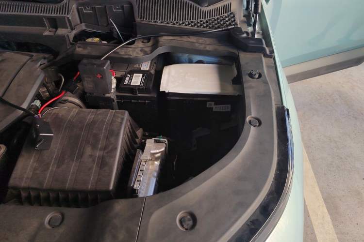 Used Geely Auto icon 2023 1.5TD Chocolate Smoothie Edition Engine Bay Left