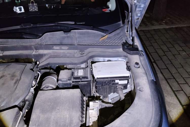 Used Geely Auto icon 2023 1.5TD Chocolate Luxe Edition Engine Bay Left