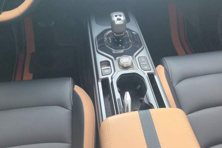 Used Geely Auto icon 2023 1.5TD Chocolate Smoothie Edition Gear Lever