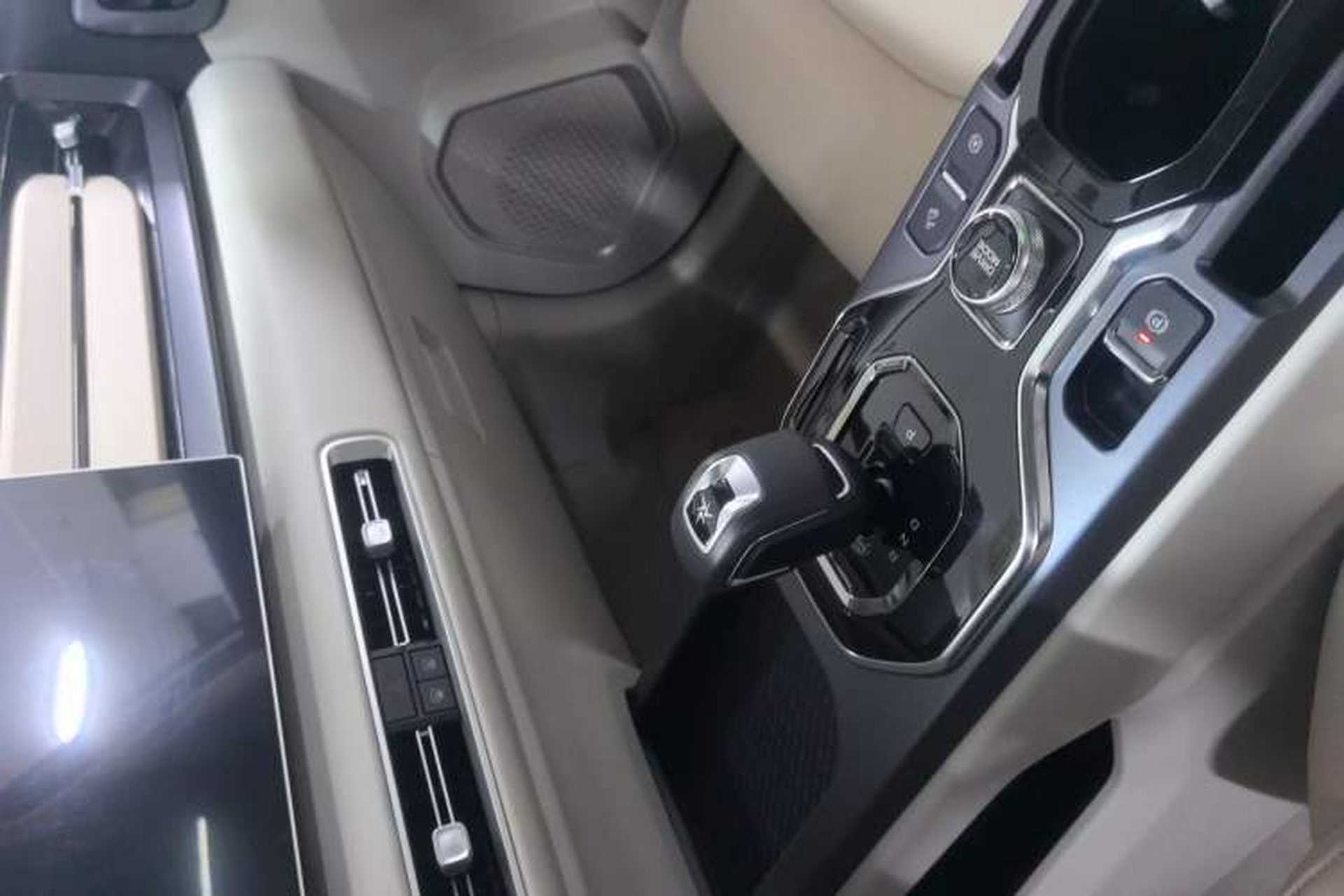 Used Geely Auto icon 2023 1.5TD Chocolate Smoothie Edition Gear Lever