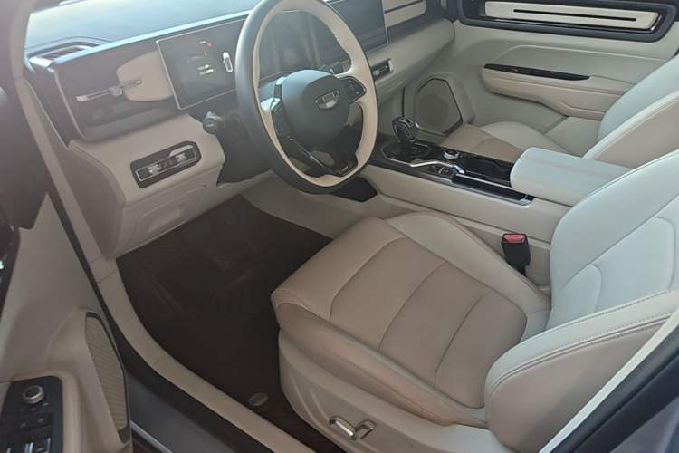Used Geely Auto icon 2023 1.5TD Chocolate Smoothie Edition Left Front Seat