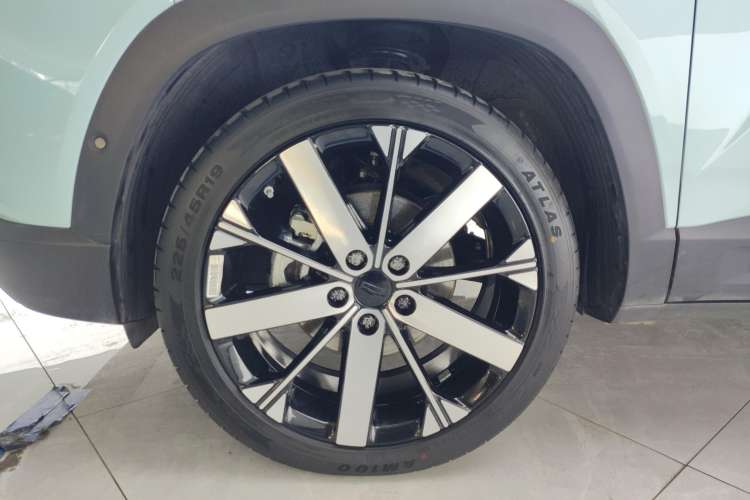 Used Geely Auto icon 2023 1.5TD Chocolate Luxe Edition Left Front Wheel Hub