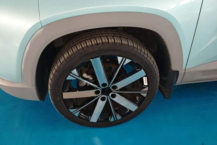 Used Geely Auto icon 2023 1.5TD Chocolate Smoothie Edition Left Front Wheel Hub