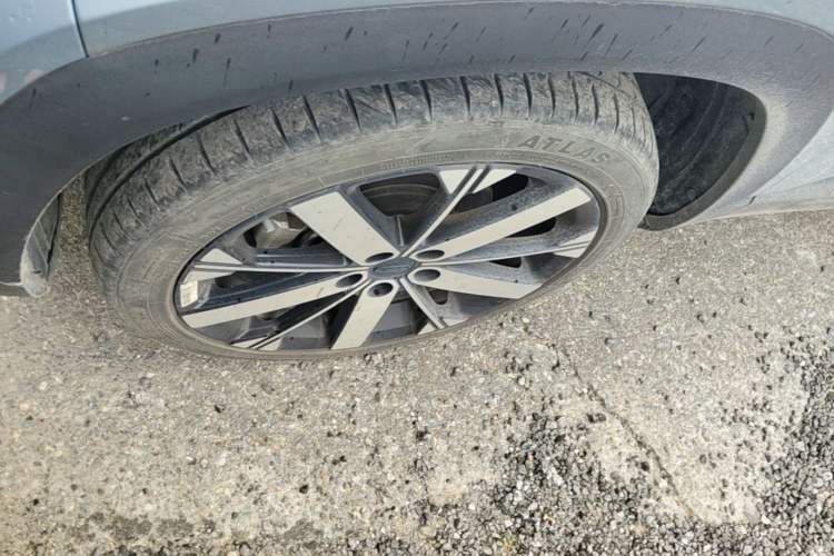 Used Geely Auto icon 2023 1.5TD Chocolate Luxe Edition Left Front Wheel Hub