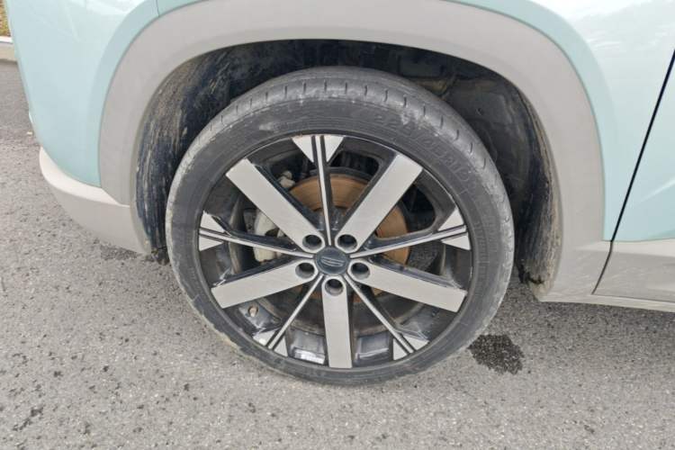 Used Geely Auto icon 2023 1.5TD Chocolate Smoothie Edition Left Front Wheel Hub