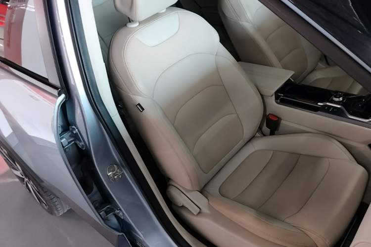 Used Geely Auto icon 2023 1.5TD Chocolate Smoothie Edition Right Front Seat