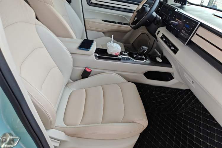 Used Geely Auto icon 2023 1.5TD Chocolate Smoothie Edition Right Front Seat