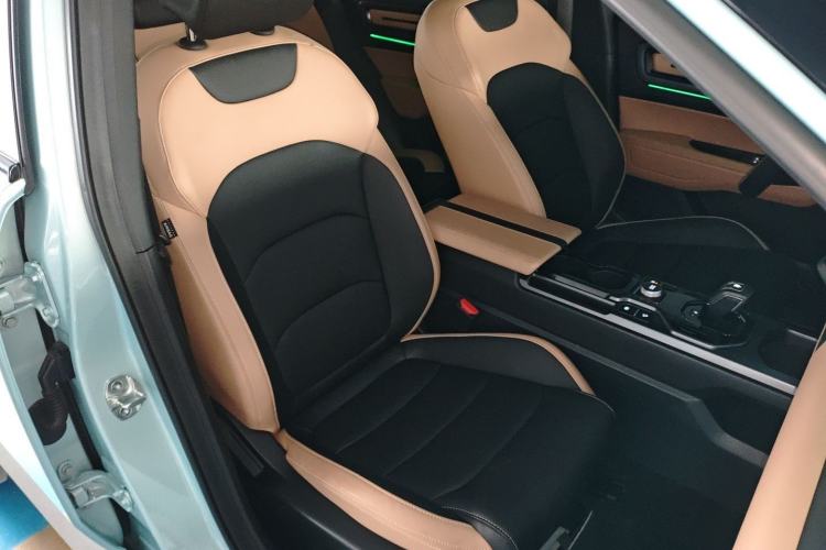 Used Geely Auto icon 2023 1.5TD Chocolate Smoothie Edition Right Front Seat