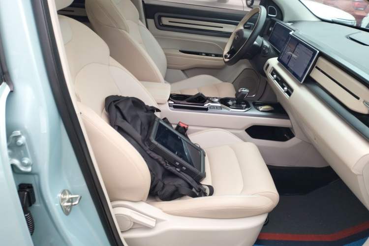 Used Geely Auto icon 2023 1.5TD Chocolate Smoothie Edition Right Front Seat