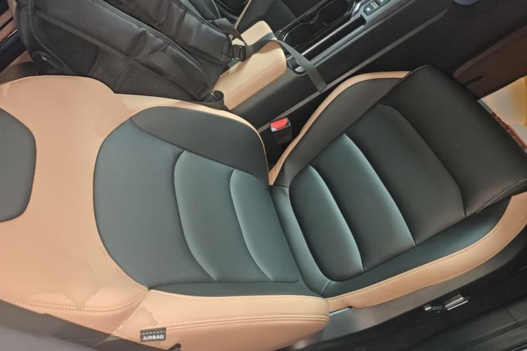 Used Geely Auto icon 2023 1.5TD Chocolate Luxe Edition Right Front Seat