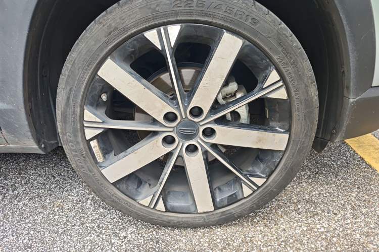 Used Geely Auto icon 2023 1.5TD Chocolate Smoothie Edition Right Front Wheel Hub