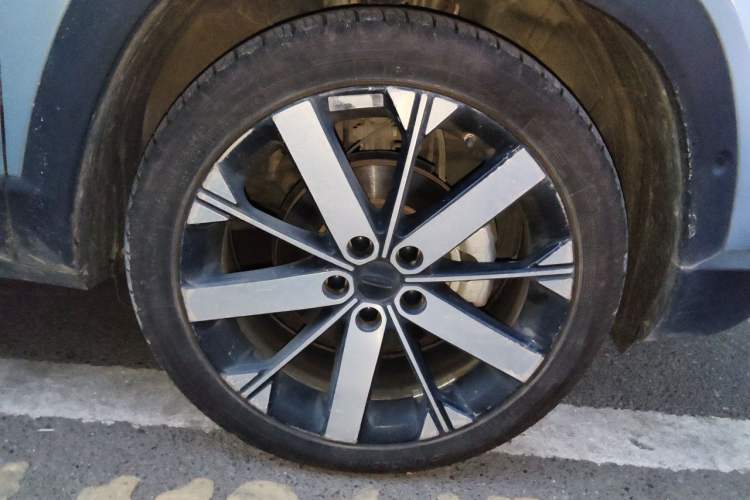 Used Geely Auto icon 2023 1.5TD Chocolate Luxe Edition Right Front Wheel Hub