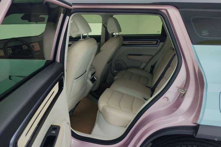 Used Geely Auto icon 2023 1.5TD Chocolate Luxe Edition Right Rear Seat