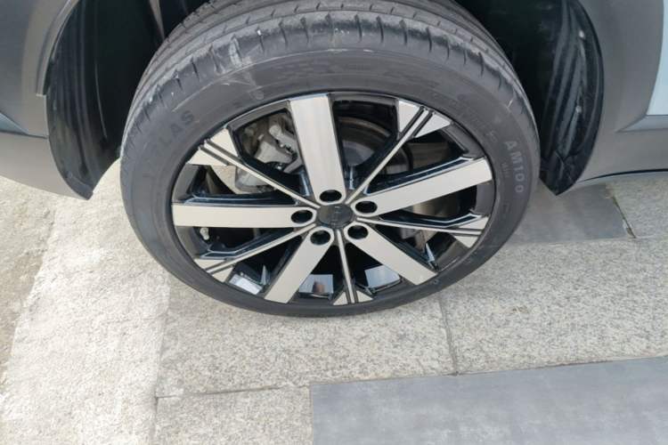 Used Geely Auto icon 2023 1.5TD Chocolate Smoothie Edition Right Rear Wheel Hub