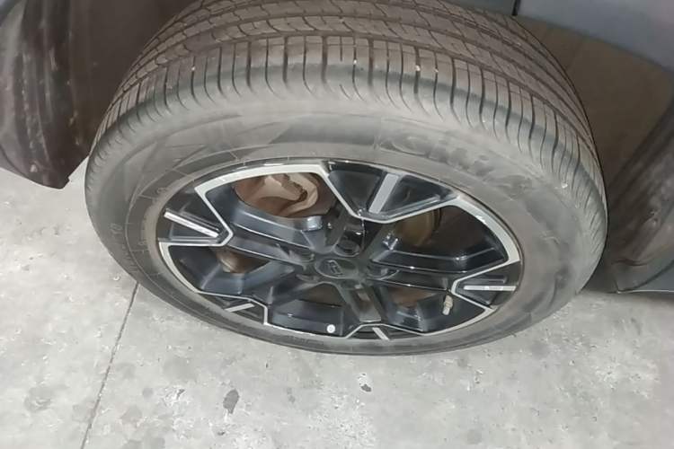 Used Geely Auto icon 2023 1.5TD Chocolate Smoothie Edition Right Rear Wheel Hub