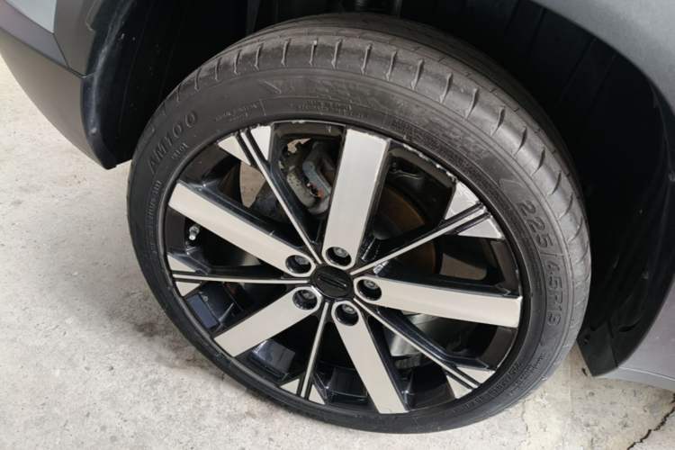 Used Geely Auto icon 2023 1.5TD Chocolate Smoothie Edition Right Rear Wheel Hub