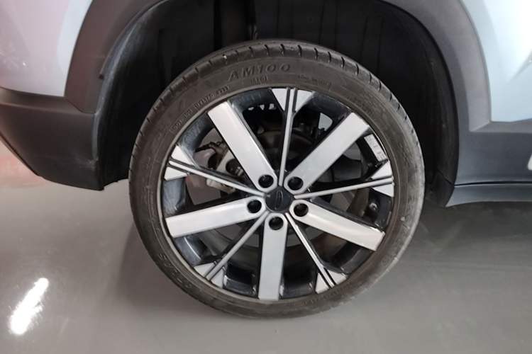 Used Geely Auto icon 2023 1.5TD Chocolate Smoothie Edition Right Rear Wheel Hub
