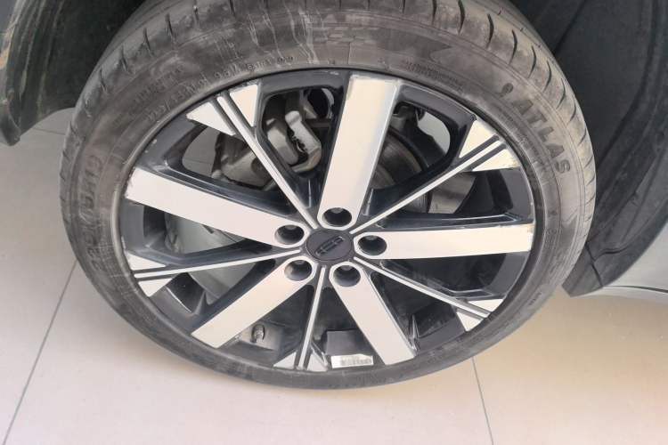 Used Geely Auto icon 2023 1.5TD Chocolate Smoothie Edition Right Rear Wheel Hub