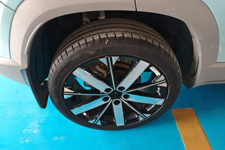 Used Geely Auto icon 2023 1.5TD Chocolate Smoothie Edition Right Rear Wheel Hub