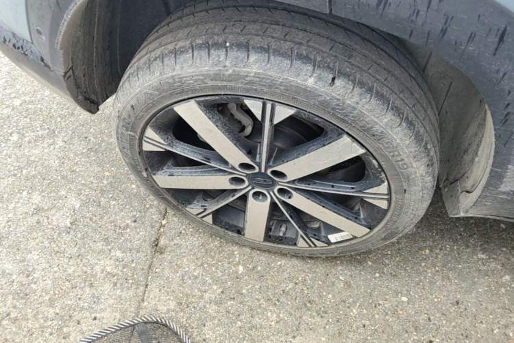 Used Geely Auto icon 2023 1.5TD Chocolate Luxe Edition Right Rear Wheel Hub