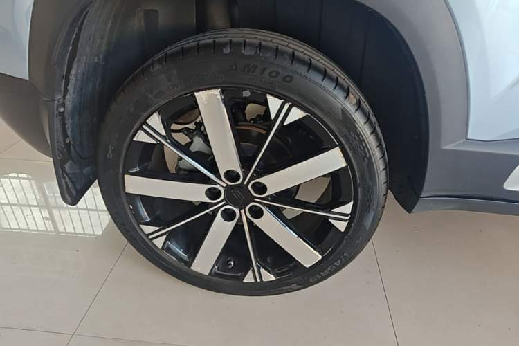 Used Geely Auto icon 2023 1.5TD Chocolate Smoothie Edition Right Rear Wheel Hub