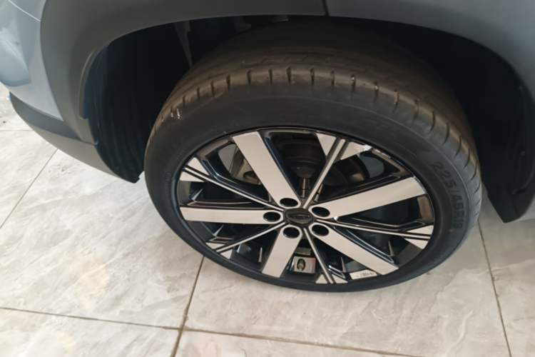 Used Geely Auto icon 2023 1.5TD Chocolate Smoothie Edition Right Rear Wheel Hub