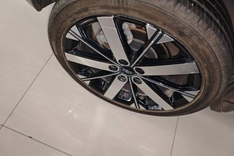 Used Geely Auto icon 2023 1.5TD Chocolate Luxe Edition Right Rear Wheel Hub