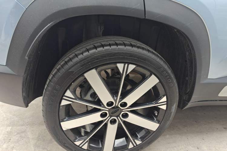 Used Geely Auto icon 2023 1.5TD Chocolate Smoothie Edition Right Rear Wheel Hub