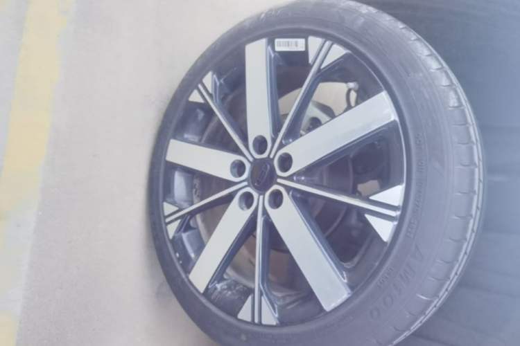 Used Geely Auto icon 2023 1.5TD Star Player Right Rear Wheel Hub