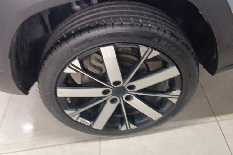 Used Geely Auto icon 2023 1.5TD Chocolate Smoothie Edition Right Rear Wheel Hub