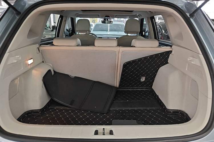 Used Geely Auto icon 2023 1.5TD Chocolate Smoothie Edition Trunk