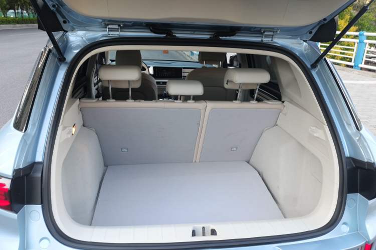 Used Geely Auto icon 2023 1.5TD Chocolate Smoothie Edition Trunk