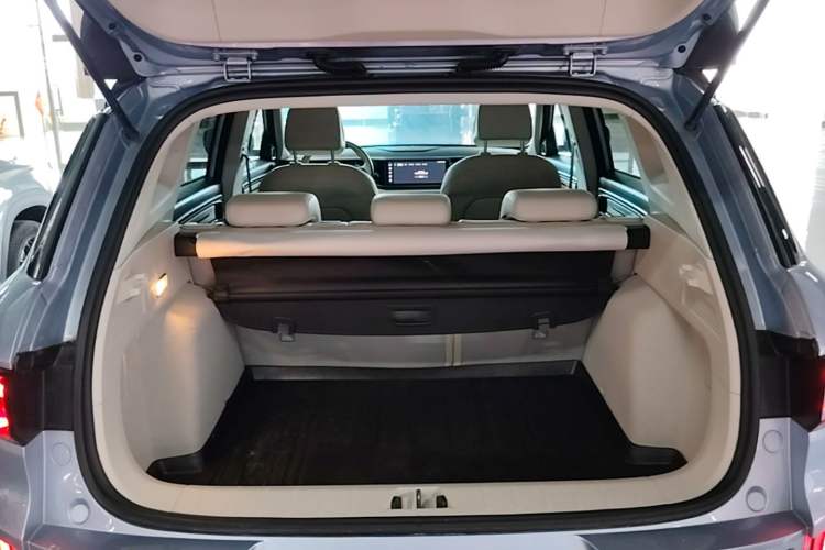 Used Geely Auto icon 2023 1.5TD Chocolate Smoothie Edition Trunk