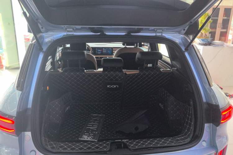 Used Geely Auto icon 2023 1.5TD Chocolate Smoothie Edition Trunk