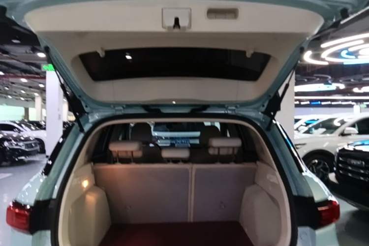 Used Geely Auto icon 2023 1.5TD Chocolate Smoothie Edition Trunk