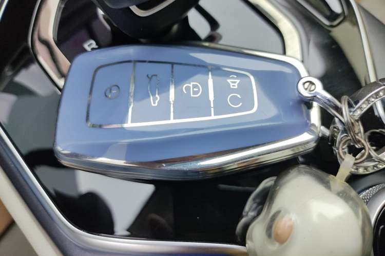 Used Geely Auto icon 2023 1.5TD Chocolate Luxe Edition Vehicle Key