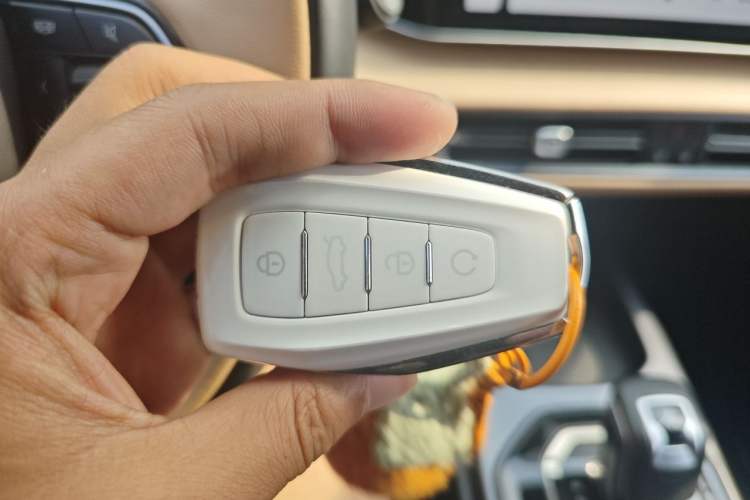 Used Geely Auto icon 2023 1.5TD Chocolate Luxe Edition Vehicle Key