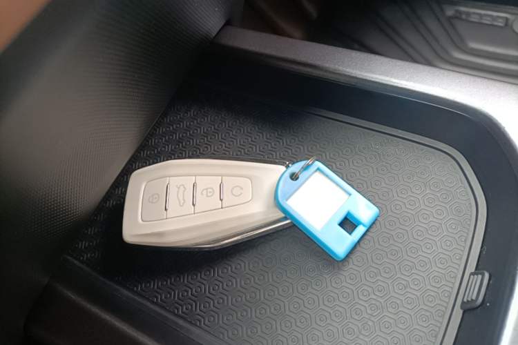 Used Geely Auto icon 2023 1.5TD Chocolate Luxe Edition Vehicle Key