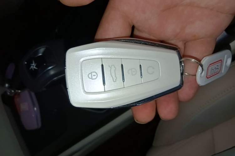 Used Geely Auto icon 2023 1.5TD Chocolate Smoothie Edition Vehicle Key