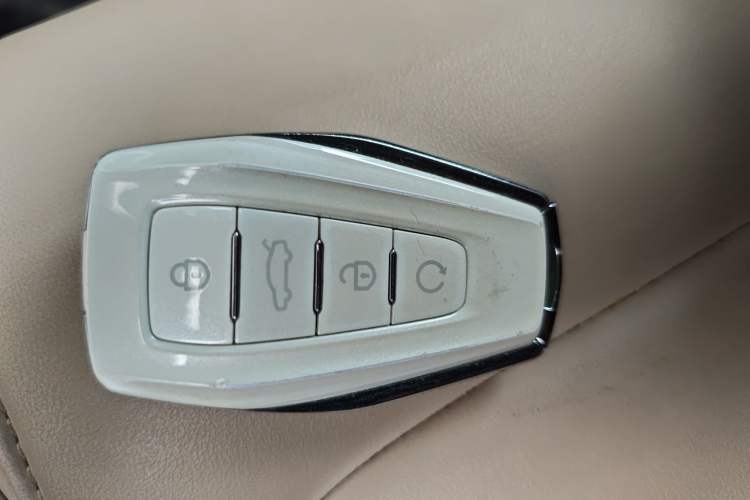 Used Geely Auto icon 2023 1.5TD Chocolate Smoothie Edition Vehicle Key
