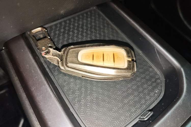 Used Geely Auto icon 2023 1.5TD Chocolate Luxe Edition Vehicle Key
