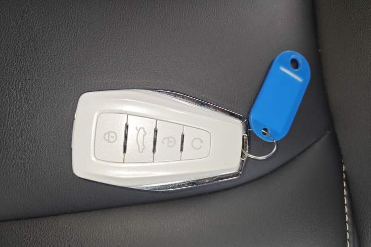 Used Geely Auto icon 2023 1.5TD Chocolate Smoothie Edition Vehicle Key