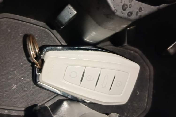 Used Geely Auto icon 2023 1.5TD Chocolate Smoothie Edition Vehicle Key