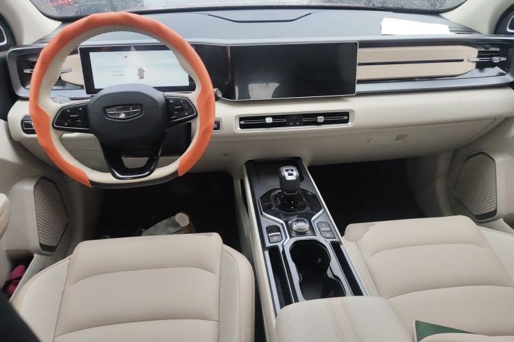 Used Geely Auto icon 2023 1.5TD Chocolate Smoothie Edition Center Console