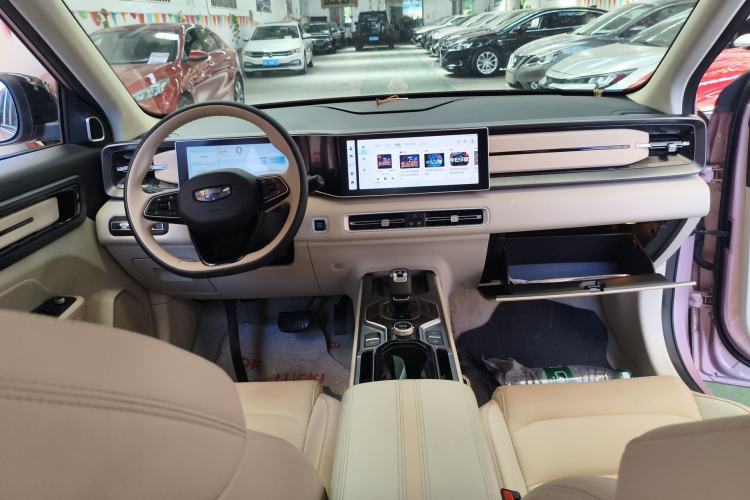 Used Geely Auto icon 2023 1.5TD Chocolate Smoothie Edition Center Console