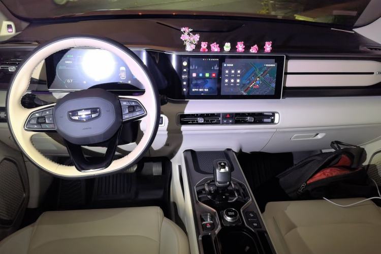 Used Geely Auto icon 2023 1.5TD Chocolate Luxe Edition Center Console