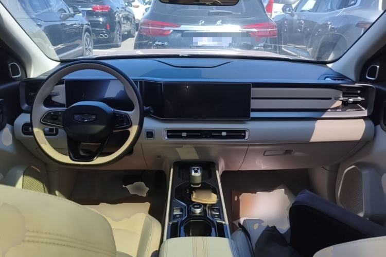 Used Geely Auto icon 2023 1.5TD Chocolate Smoothie Edition Center Console