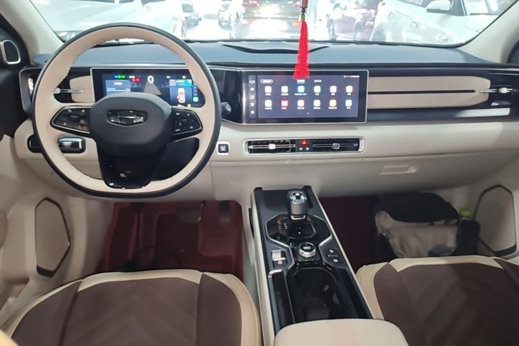 Used Geely Auto icon 2023 1.5TD Chocolate Smoothie Edition Center Console