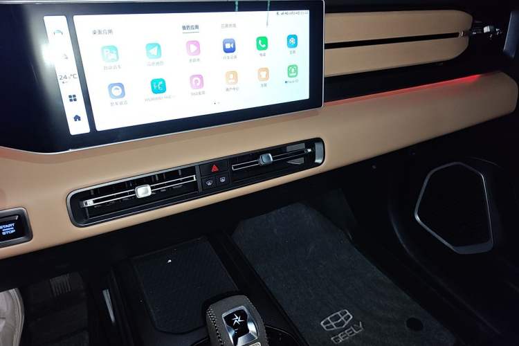Used Geely Auto icon 2023 1.5TD Chocolate Luxe Edition Audio And AC Panel